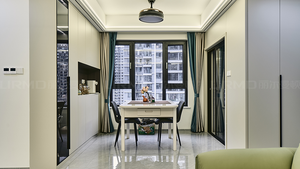 現代風-薔薇國際